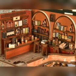 Hemingway House – DIY Book Nook Kit Hemingway House – DIY Book Nook Kit