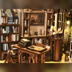 Hemingway House – DIY Book Nook Kit Hemingway House – DIY Book Nook Kit